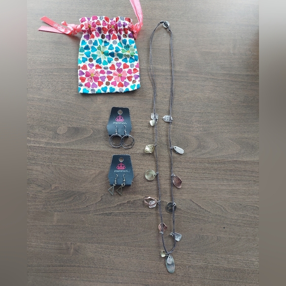 Jjill Charm Necklace & 2 sets of Earrings with Storage Bag - Picture 1 of 8